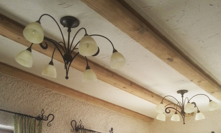 gasthaus-austria-chandeliers-lighting